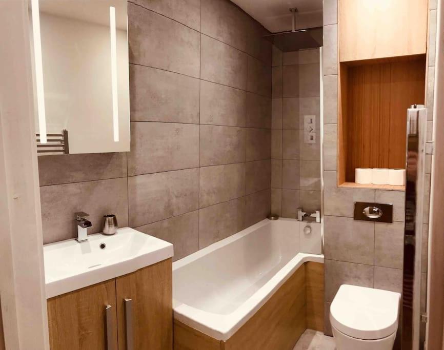 רדרות' Unique Cornish Cottage Conversion Central Location מראה חיצוני תמונה
